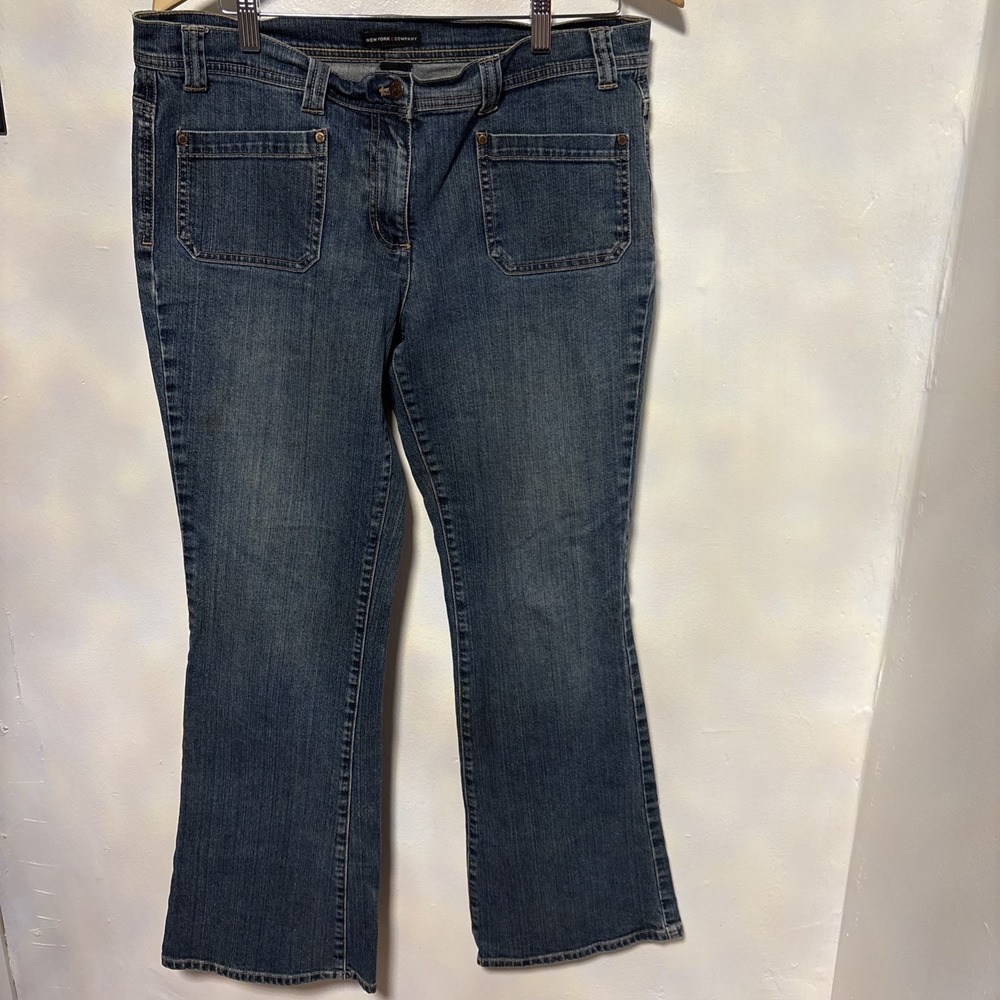 NY & Company Jeans Women's Size 14 Blue Wash Curvey Flare Leg Stretch Comfort‎